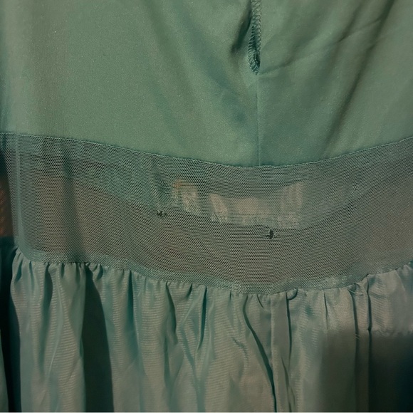 Aladdin Disney Princess jasmine adult costume teal/gold size 18/20 xl jumpsuit - Picture 6 of 6